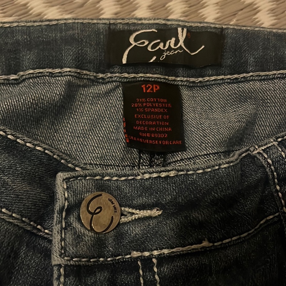 Earl jeans size 12 no stains smoke free home.